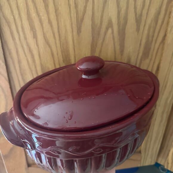 Celebrating Home stoneware berry 4 quart bean pot - Picture 3 of 9